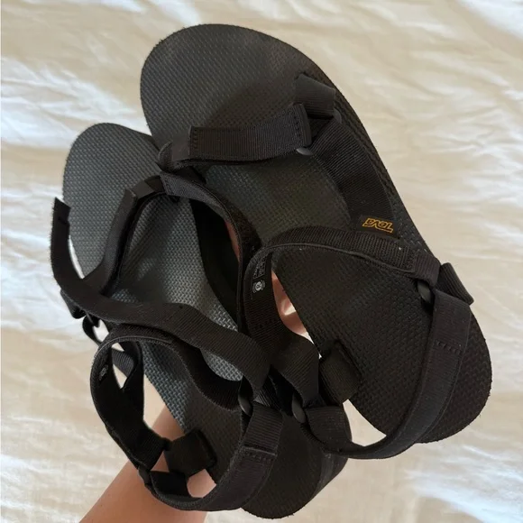 SOLD /// Teva Flatform Universal Sandal (Women’s) - Picture 3 of 5